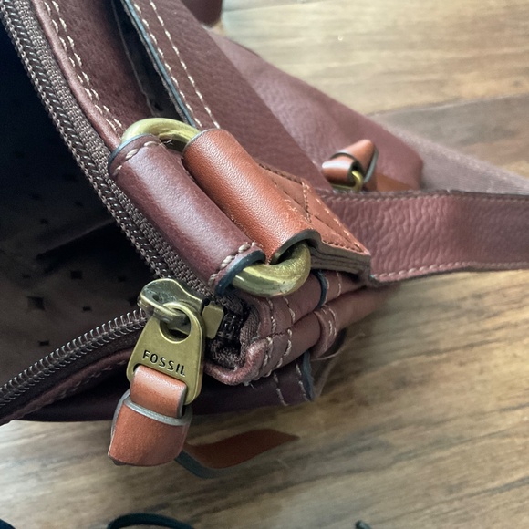 Fossil crossbody purse handbag, pebbled leather brown, great condition - Picture 10 of 16